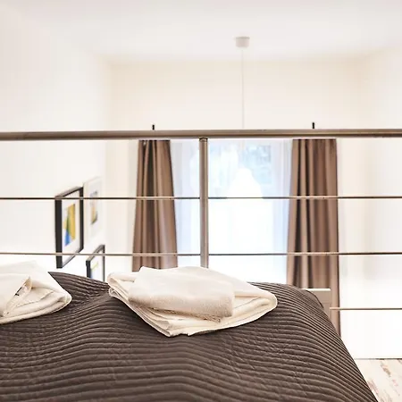 Flat At Lovolde Square Apartment *