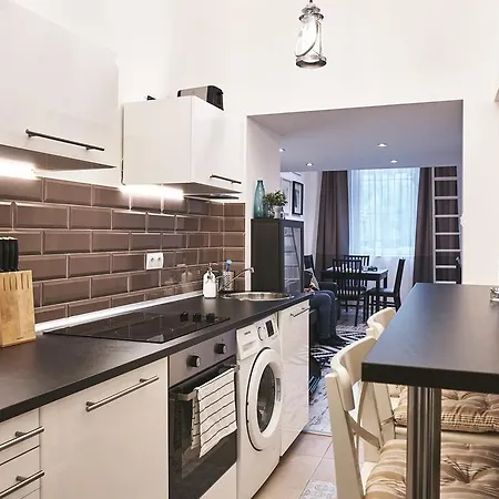 Apartment Flat At Lovolde Square Budapest
