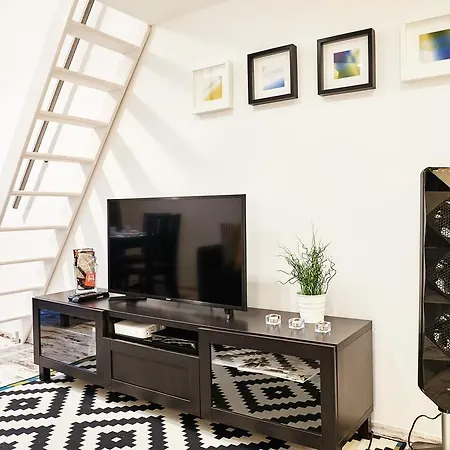 Apartment Flat At Lovolde Square *