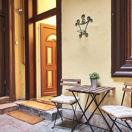 Apartment Flat At Lovolde Square