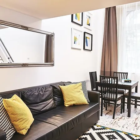 Apartment Flat At Lovolde Square *