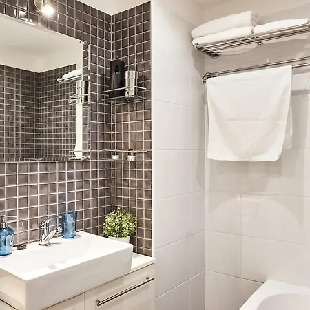 Apartment Flat At Lovolde Square