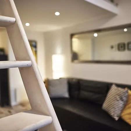 Apartment Flat At Lovolde Square *