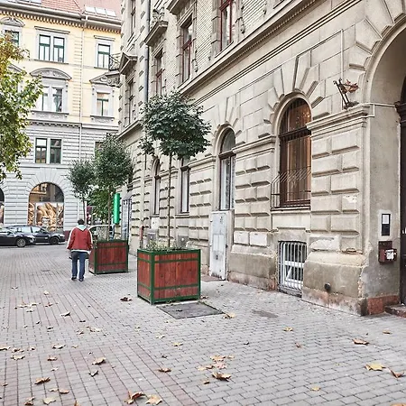 Flat At Lovolde Square *