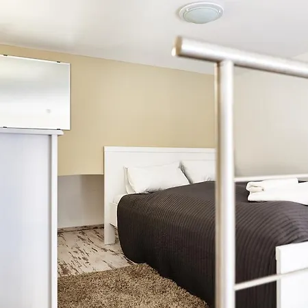 Flat At Lovolde Square Apartment Budapest