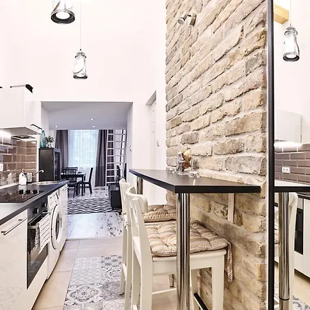 Flat At Lovolde Square Daire