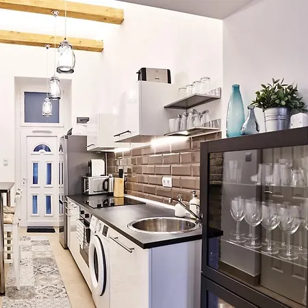 Flat At Lovolde Square Apartment Budapest