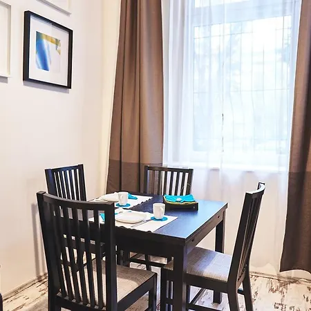 Flat At Lovolde Square Apartment Budapest
