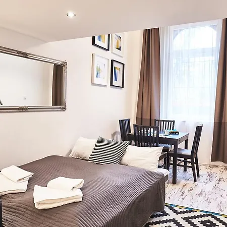 Flat At Lovolde Square Apartment